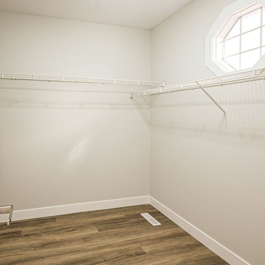 For Lease - 799 Deveron Crescent, London South, Ontario - Photo 1