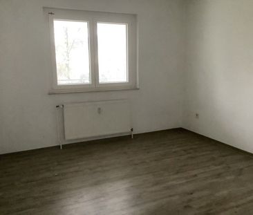 Frisch renovierte 2 Zimmer-Wohnung frei ! - Photo 4