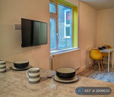 2 bedroom flat to rent - Photo 1