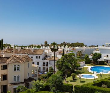 Townhouse · Estepona - Photo 2