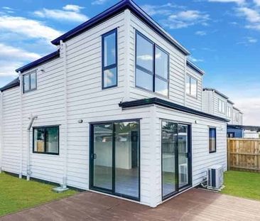 3 Bedroom + 3 Bathrooms Townhouse - Photo 1