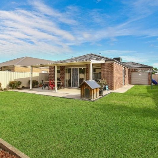 17 Castleton Street, Wodonga - Photo 1