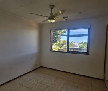 JUST PERFECT - Photo 4