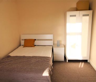 4 bedroom private hall to rent - Photo 4