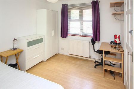 3 bedroom terraced house to rent - Photo 2