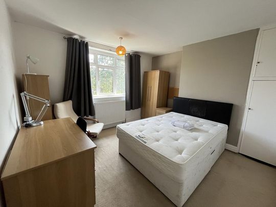 1 bedroom in a house share to rent - Photo 1