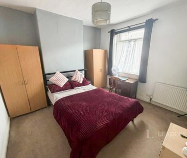 3 bedroom terraced house to rent - Photo 4