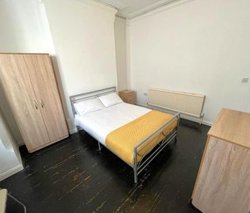 1 bedroom in a house share to rent - Photo 4