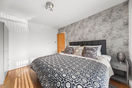 3 Bed Detached House, Carrholm Mount, LS7 - Photo 5