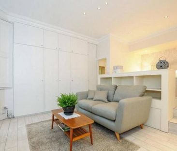 Studio to rent - Photo 1