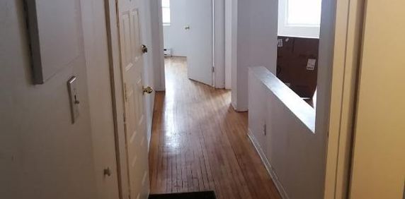 NDG 2 Bedroom apt - Photo 2