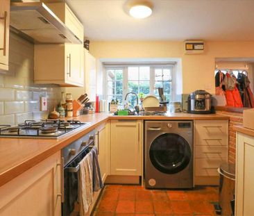 2 bedroom end of terrace house to rent - Photo 4