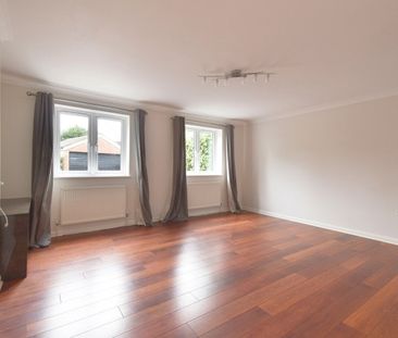 Beecot Lane, Walton-on-Thames, KT12 - Photo 1