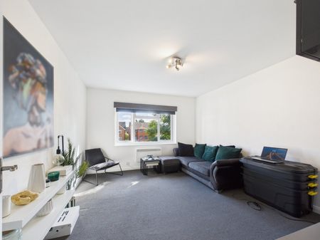 Elmcroft Drive, Ashford, Surrey,TW15 - Photo 4