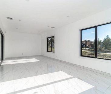 SIMPLY STUNNING - Photo 1