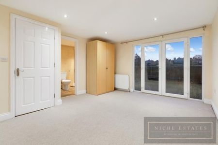 4 bedroom semi-detached house to rent - Photo 5