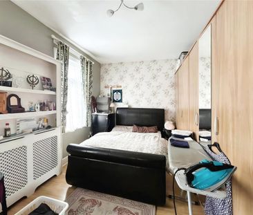 3 bedroom end of terrace house to rent - Photo 4