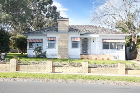 50 Fisher Parade, Ascot Vale VIC 3032 - Photo 2