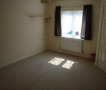 2 bedroom link detached house to rent - Photo 1