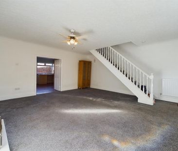 3 bedroom property to rent - Photo 1