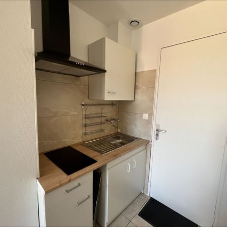 Location Appartement 1 pièce 17m² - Photo 3