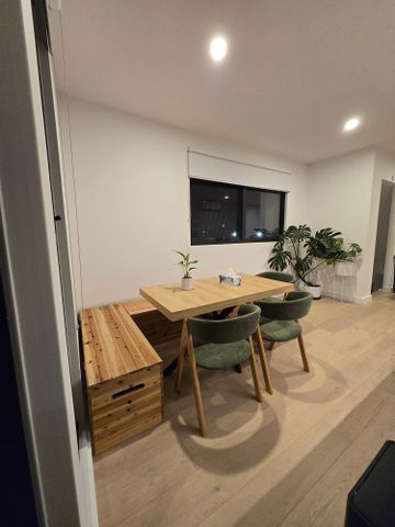 Port Melbourne - Photo 2