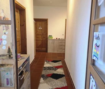 Großzügige 4-Zimmer-Wohnung mit sichtbaren Balken und großem Balkon - Photo 5