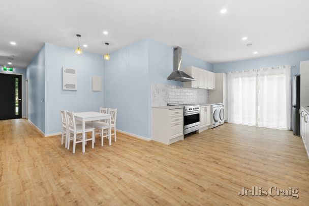 Room 8/9 Nyora Grove, Mount Helen - Photo 1