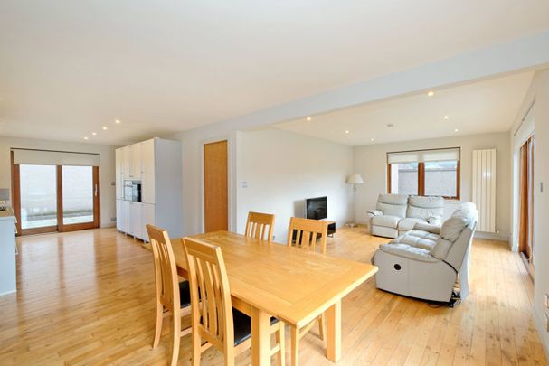 20 South Avenue, AB15 9LP, Aberdeen - Photo 1