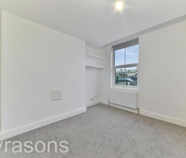 3 bedroom flat to rent - Photo 4