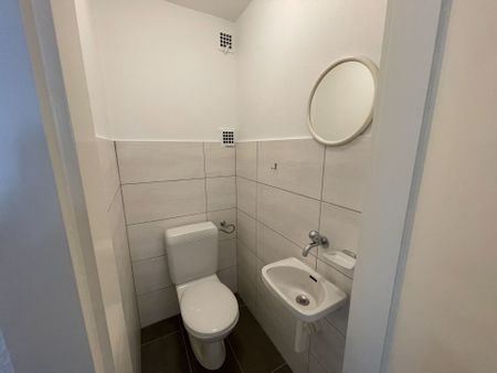 Appartement de 70m2 devant la gare avec balcon - Photo 2