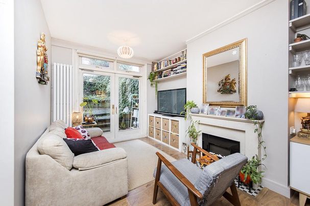 4 bedroom terraced house to rent - Photo 1