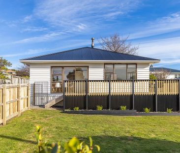 3 bedroom family home in Raumati Beach - Photo 3