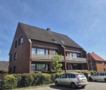 Helle 3- Zimmer- Dachgeschosswohnung mit PKW-Stellplatz in Delmenho... - Photo 1