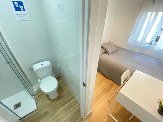 Avenida de la Albufera, Madrid, Community of Madrid 28038 - Photo 1