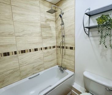 1 Bed Flat, Gerry Raffles Square, E15 - Photo 2