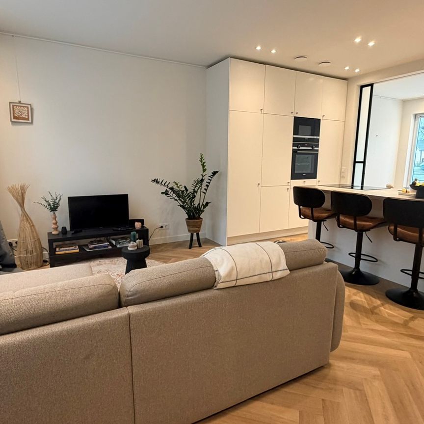 Te huur: Chris Van Abkoudestraat 21, 2321 WW Leiden - Foto 1