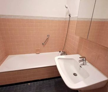 JACOB BELLECOMBETTE - T2 avec balcon et garage - Photo 6