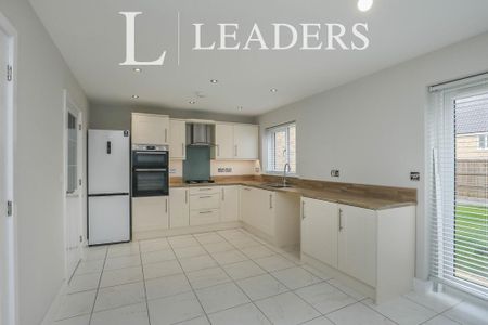 3 bedroom detached house to rent - Photo 5