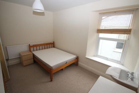 5 Bedroom | 14 Trematon Terrace, PL4 6QS - Photo 3