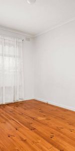 NEAT AS A PIN | HEATING AND COOLING | EASY ACCESS TO TRANSPORT - Photo 4