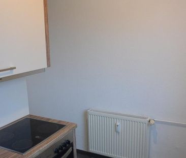 Gute 4-Zimmer-Wohnung mit Balkon und Einbauküche in Potsdam - Photo 1