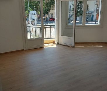 Location Appartement 4 pièces 81m² NARBONNE 11100 - Photo 2