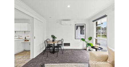 Convenient Glen Waverley Location with Garage and Courtyard - Photo 3