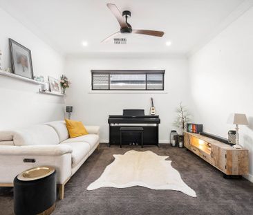 Your Grand Dream Home Has Arrived - Luxury, Comfort & Convenience !! - Photo 2