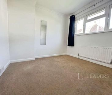 Northumberland Avenue, PE9 - Photo 4