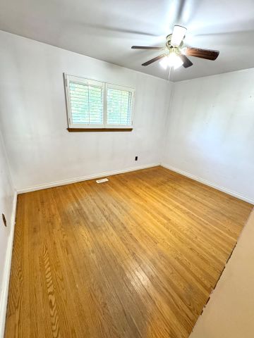 For Lease - 31 Poplar Road Unit# (Main), Toronto, Ontario - Photo 2