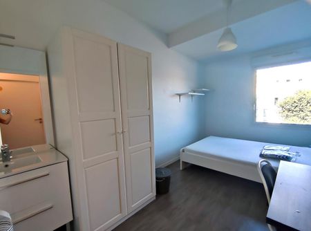 Location Appartement 5 pièces 93m² NANTES 44200 - Photo 3