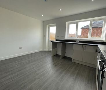 2 bedroom terraced house to rent - Photo 3