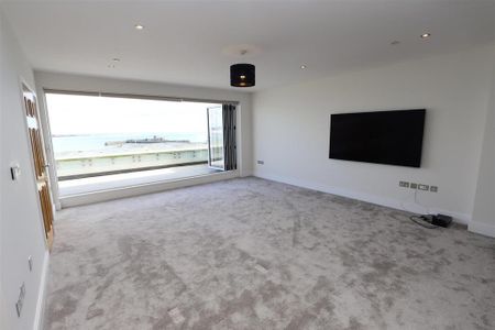 4 bedroom terraced house to rent - Photo 3